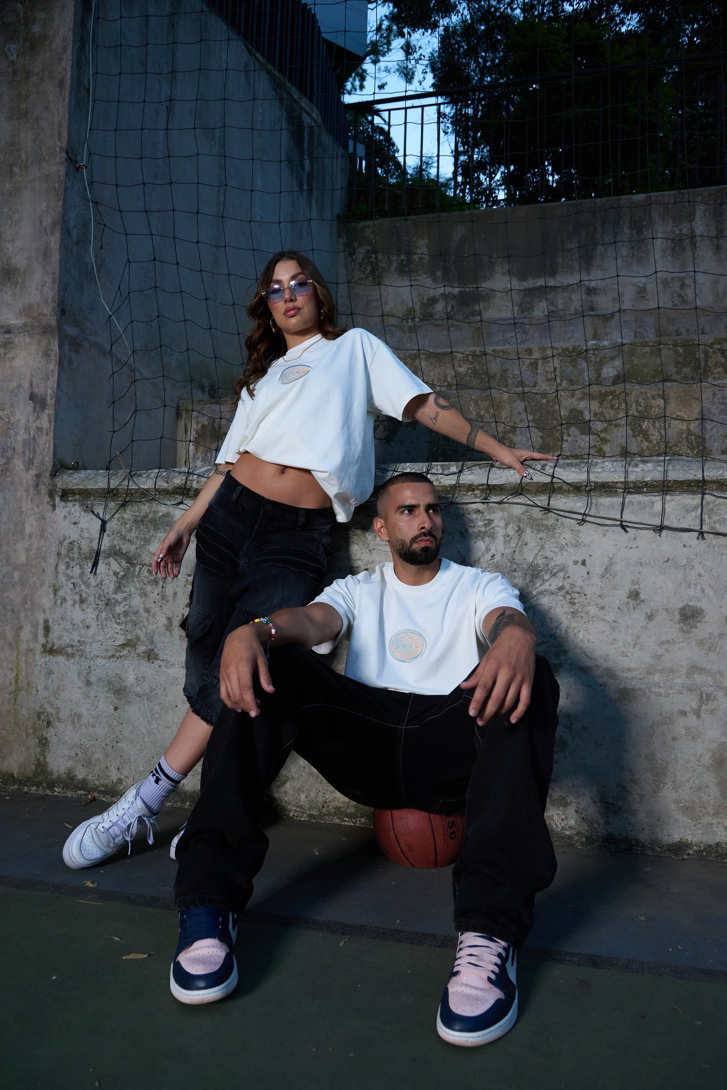 Camiseta blanca - Bordado baby blue