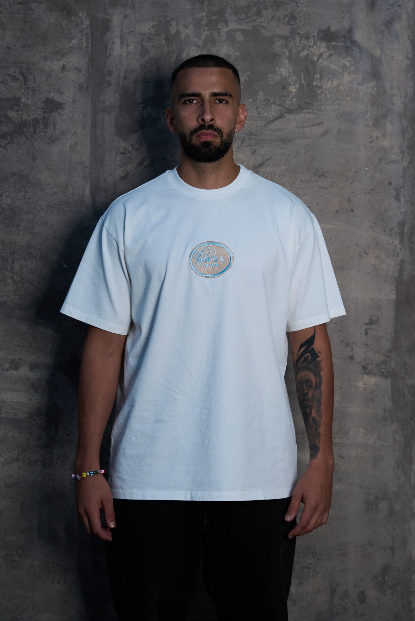 Camiseta blanca - Bordado baby blue